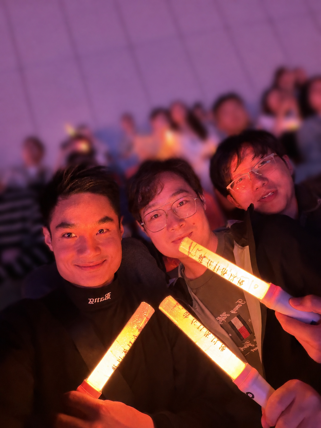 Chong Hou Choi with friends at Stefanie Sun's concert